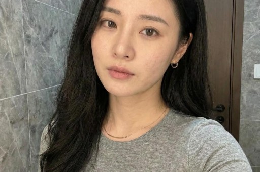 从立头部网红到立名品产业：网红直播回归卖货本质他就是卖货的